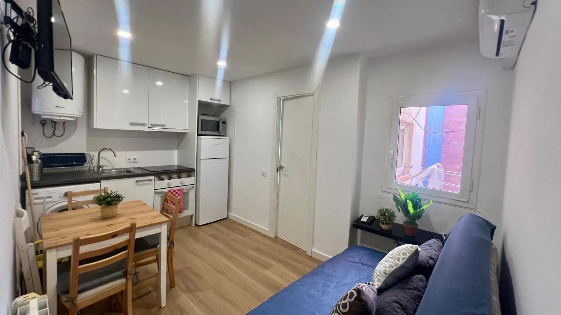 Charming And Quiet Apartments Near Barcelona L'Hospitalet de Llobregat 0*,  Spanje
