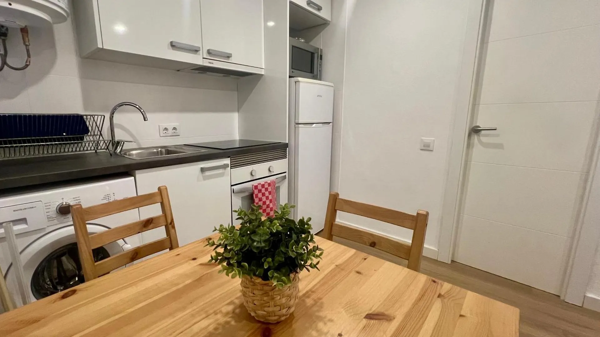 Charming And Quiet Apartments Near Barcelona L'Hospitalet de Llobregat